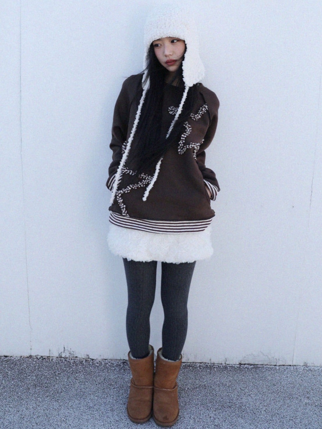 12/21 20:00 発売【Uglyshadow】STAR LAYERED SWEATSHIRT