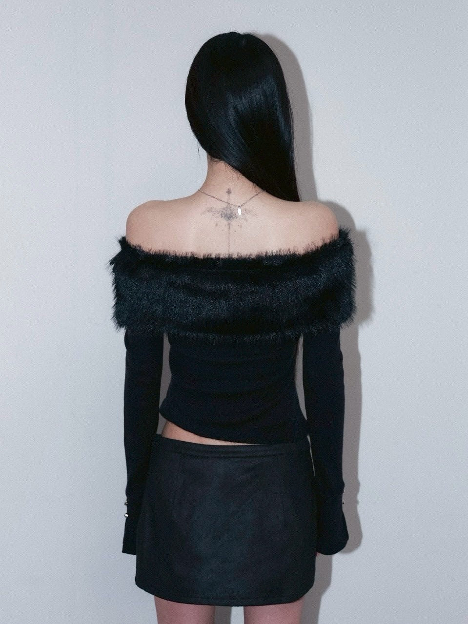 1/2 20:00発売【CHERRYQUIRI】bunny fluff off shoulder top