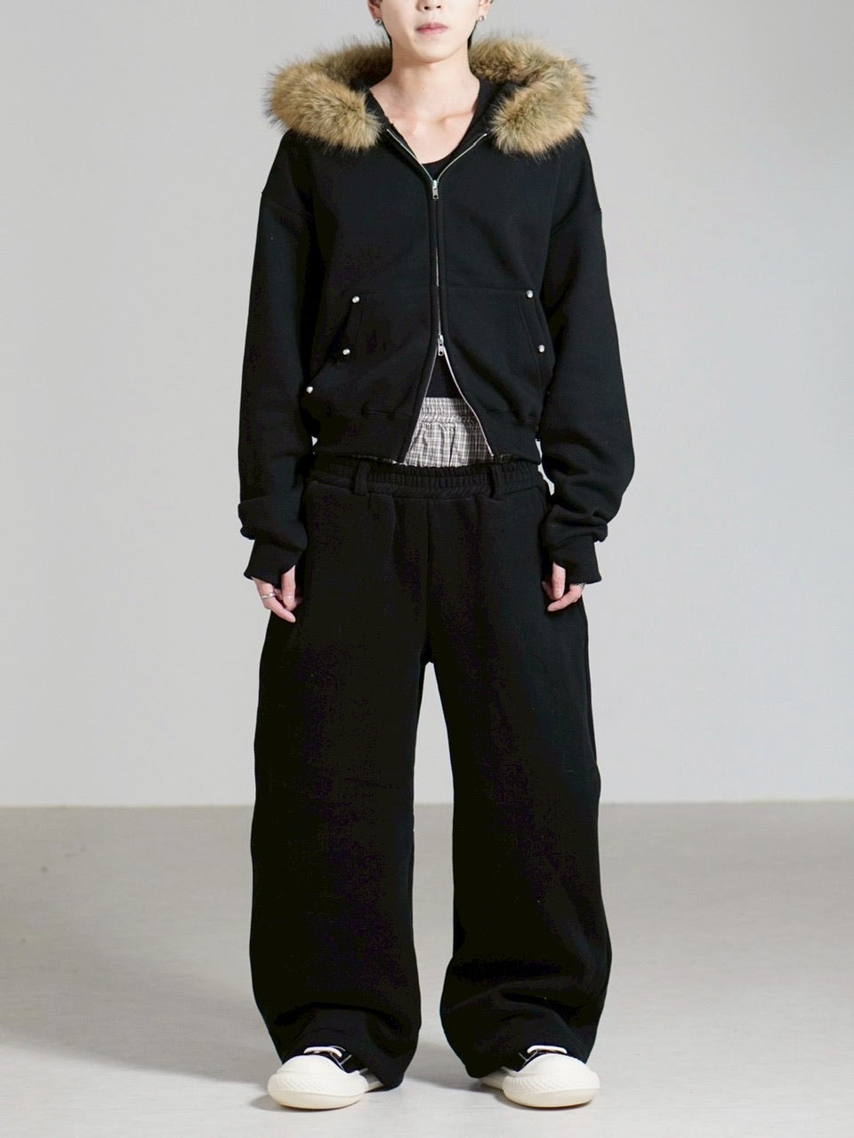 受注制【Chikashitsu +】cropped studs fur zip hoodie / 【チカシツプラス】クロップドスタッズファージップフーディー (2color)