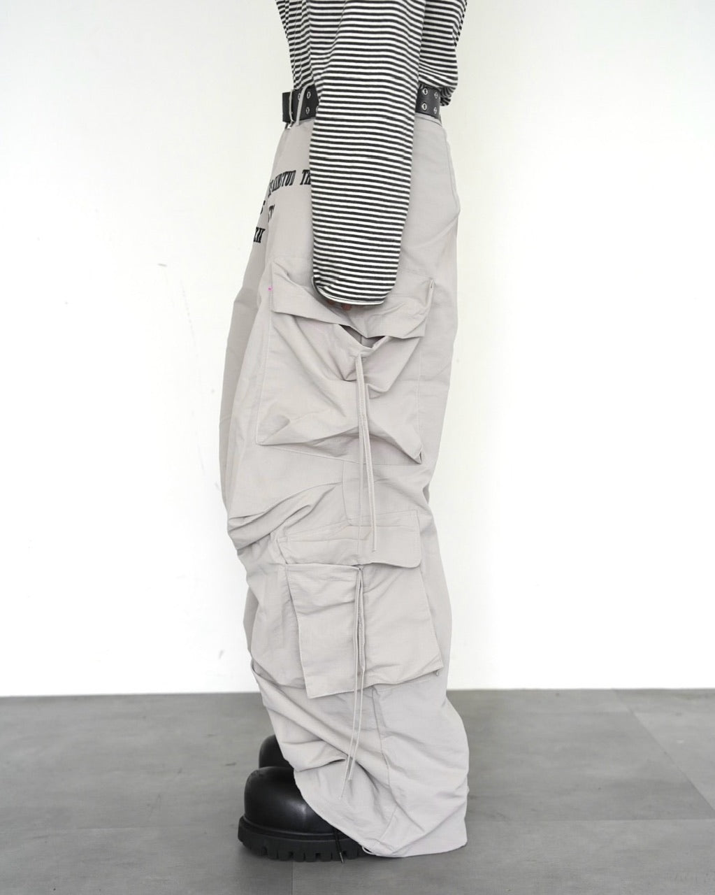国際配送【LUV CODE】multi pocket gather pants