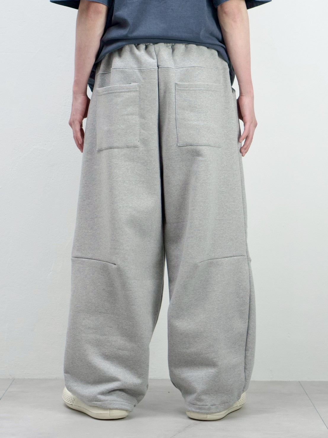 【Chikashitsu +】curved balloon sweat pants (2color)