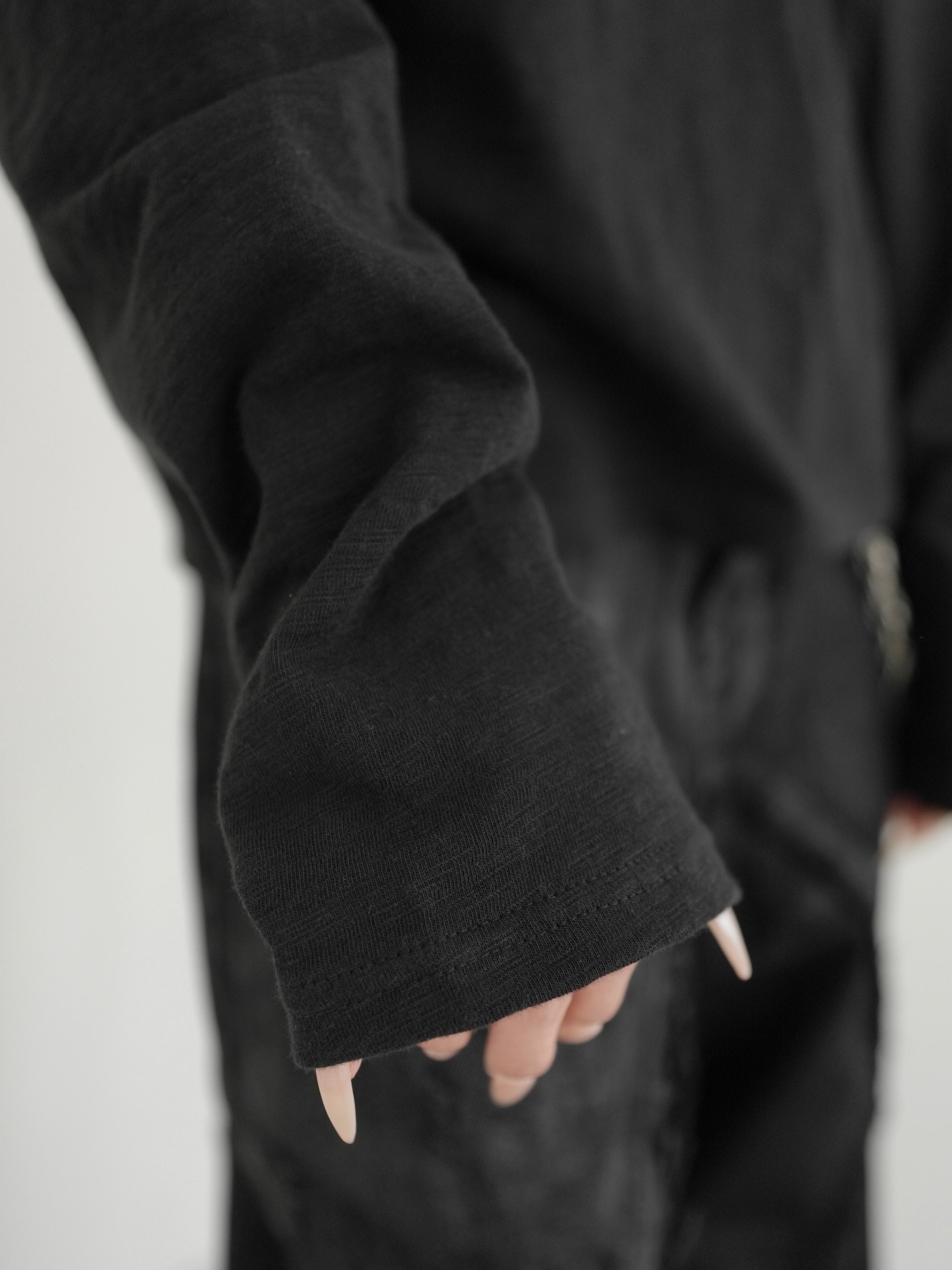 5/23 20:00発売【CHIKASHITSU PLUS HIGH】Steel button henley neck tee (2color)
