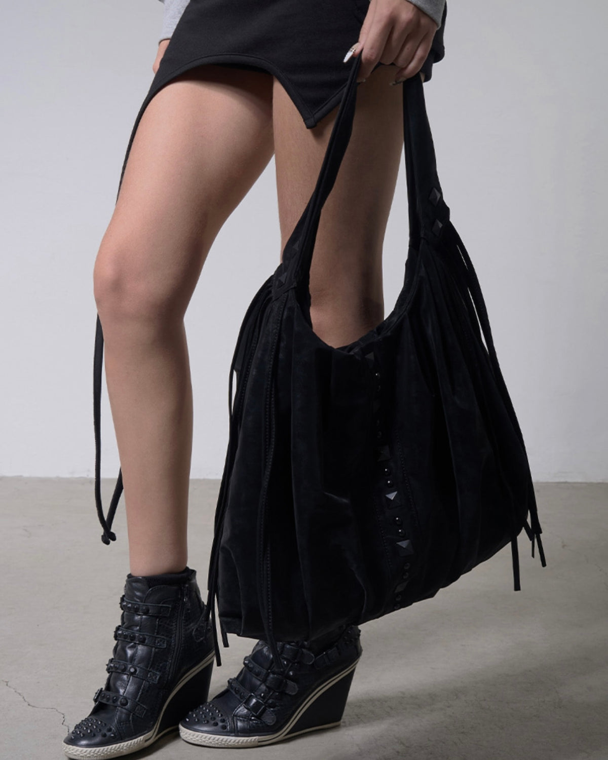 【FANCY CLUB】DRAPE FRINGE HOBO BAG