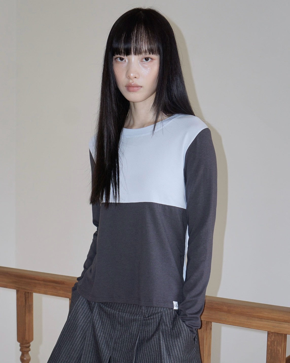 【Uglyshadow】BACK RIBBON T-SHIRT