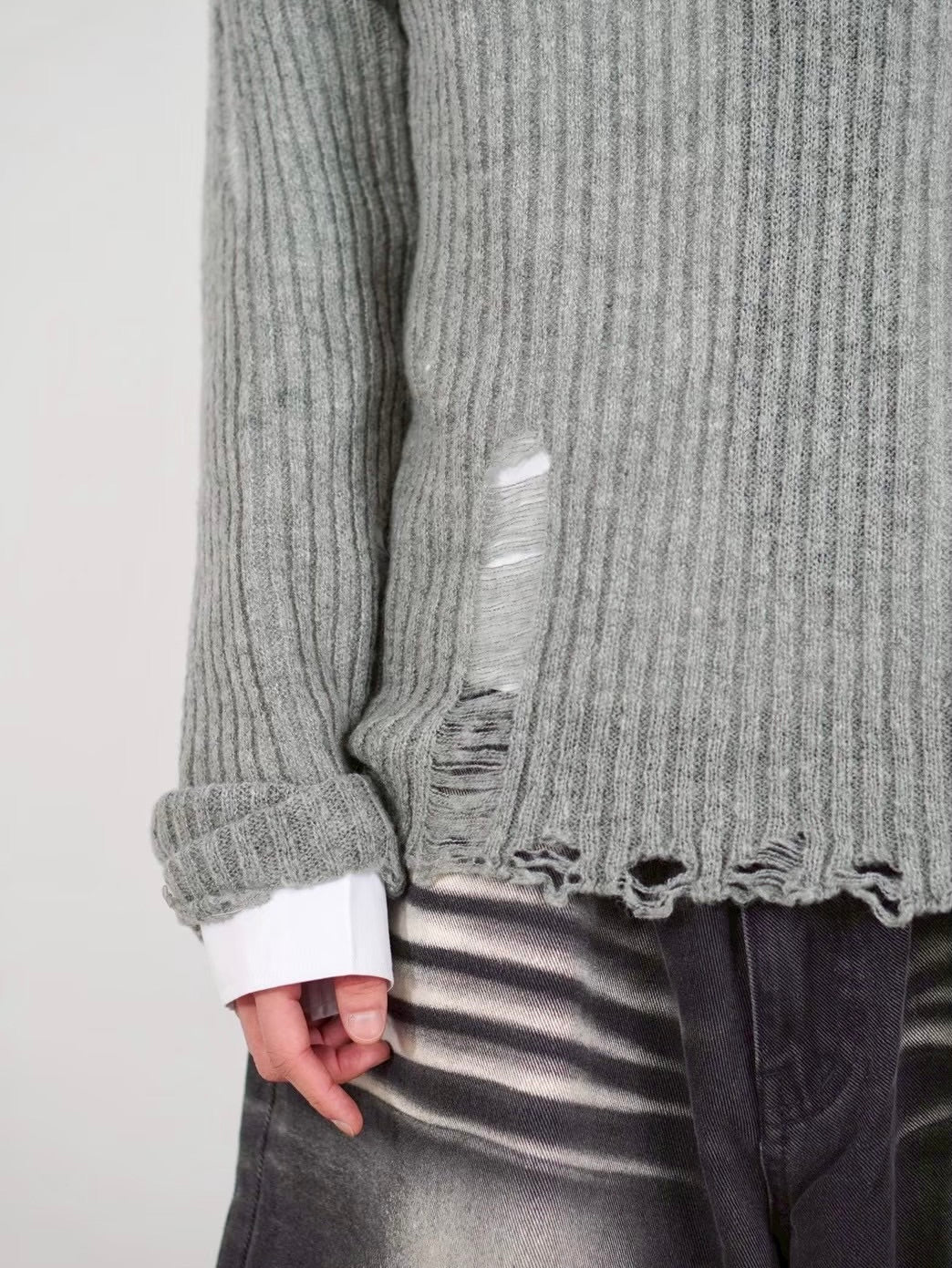 【Chikashitsu +】damage reverse v neck knit (3color)