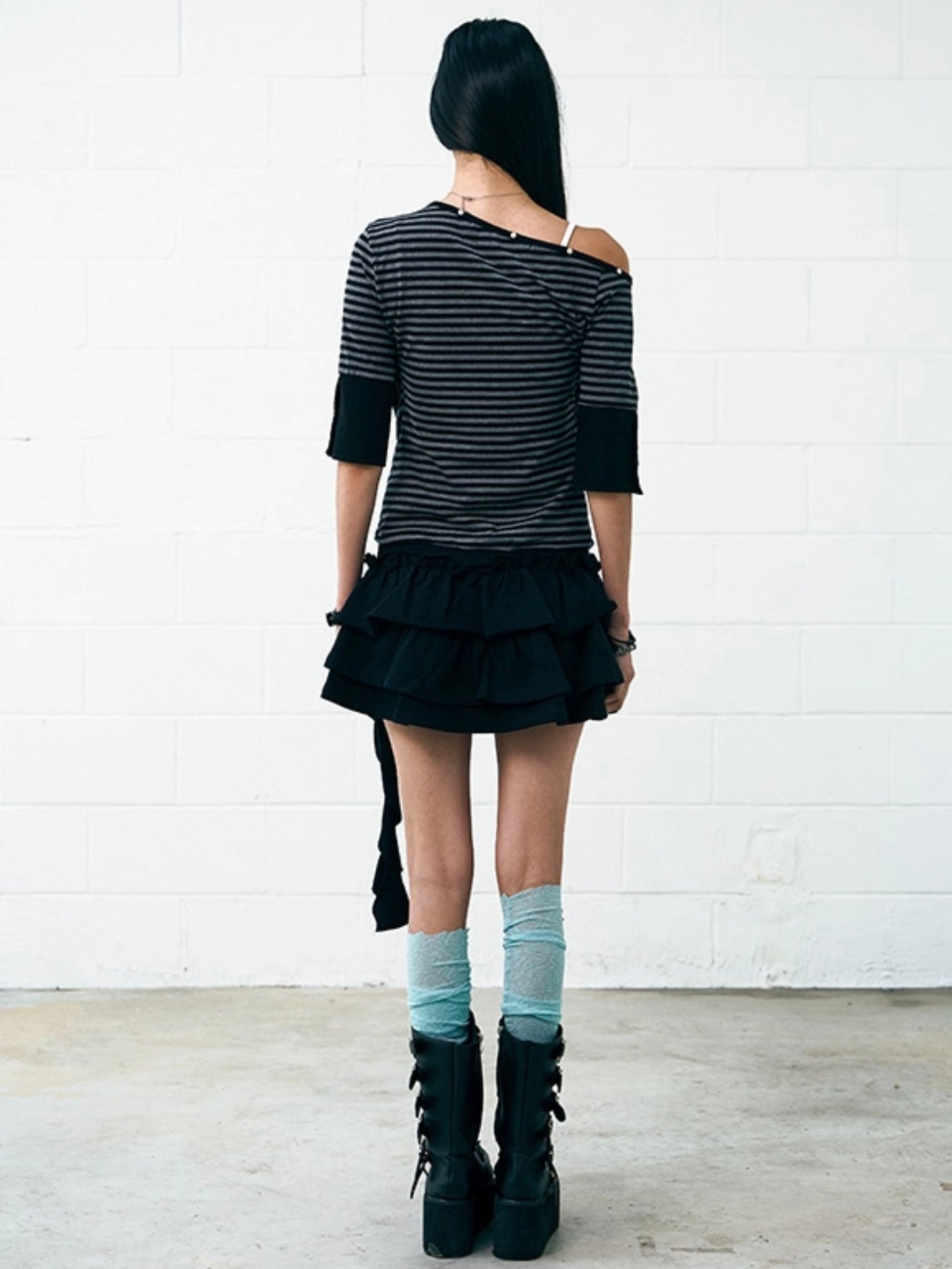 【NOT KNOWING】One Shoulder Cowl Neck Top