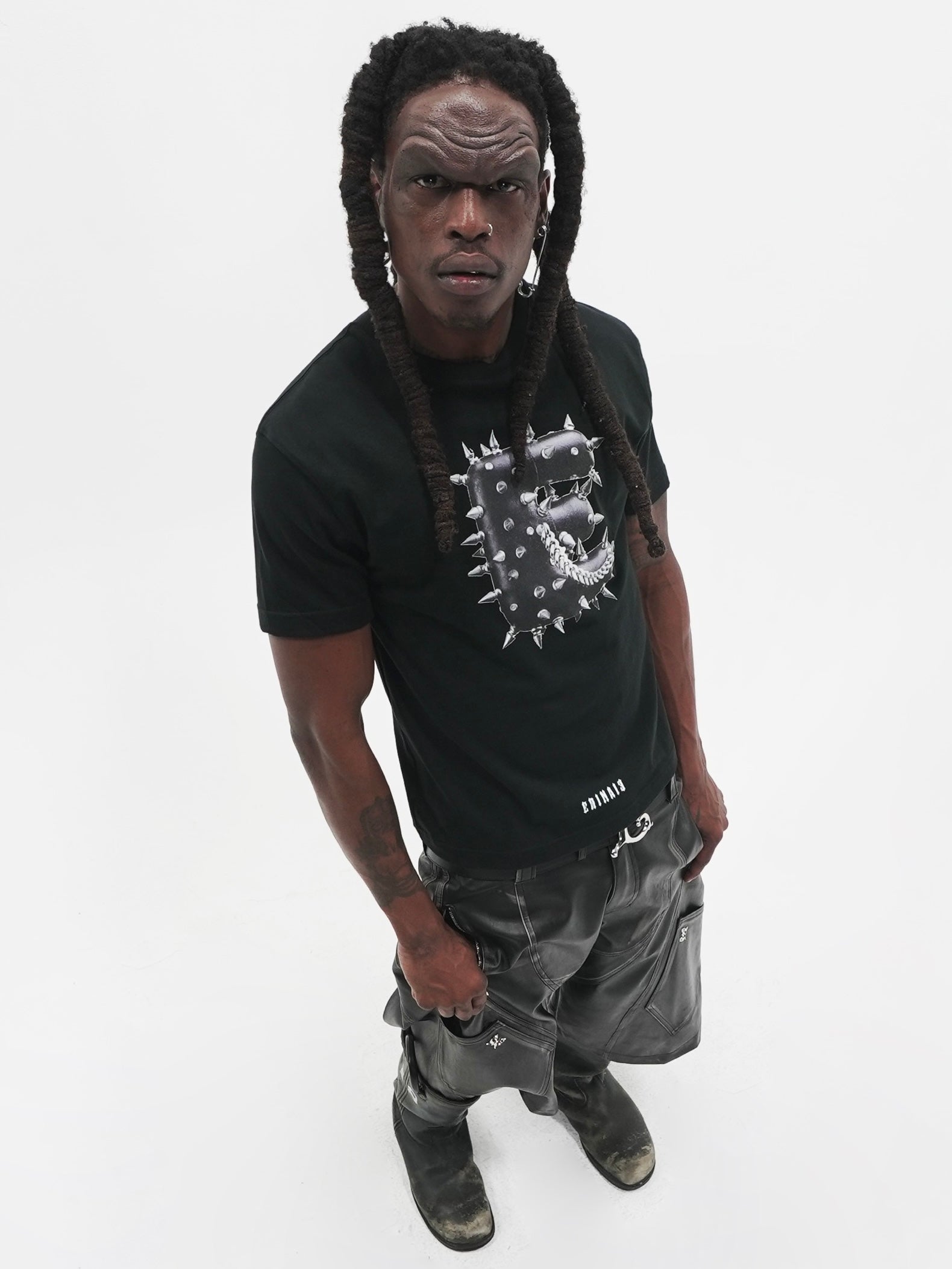 【E RIN AI E】STUD BOLD E SHORT SLEEVE T