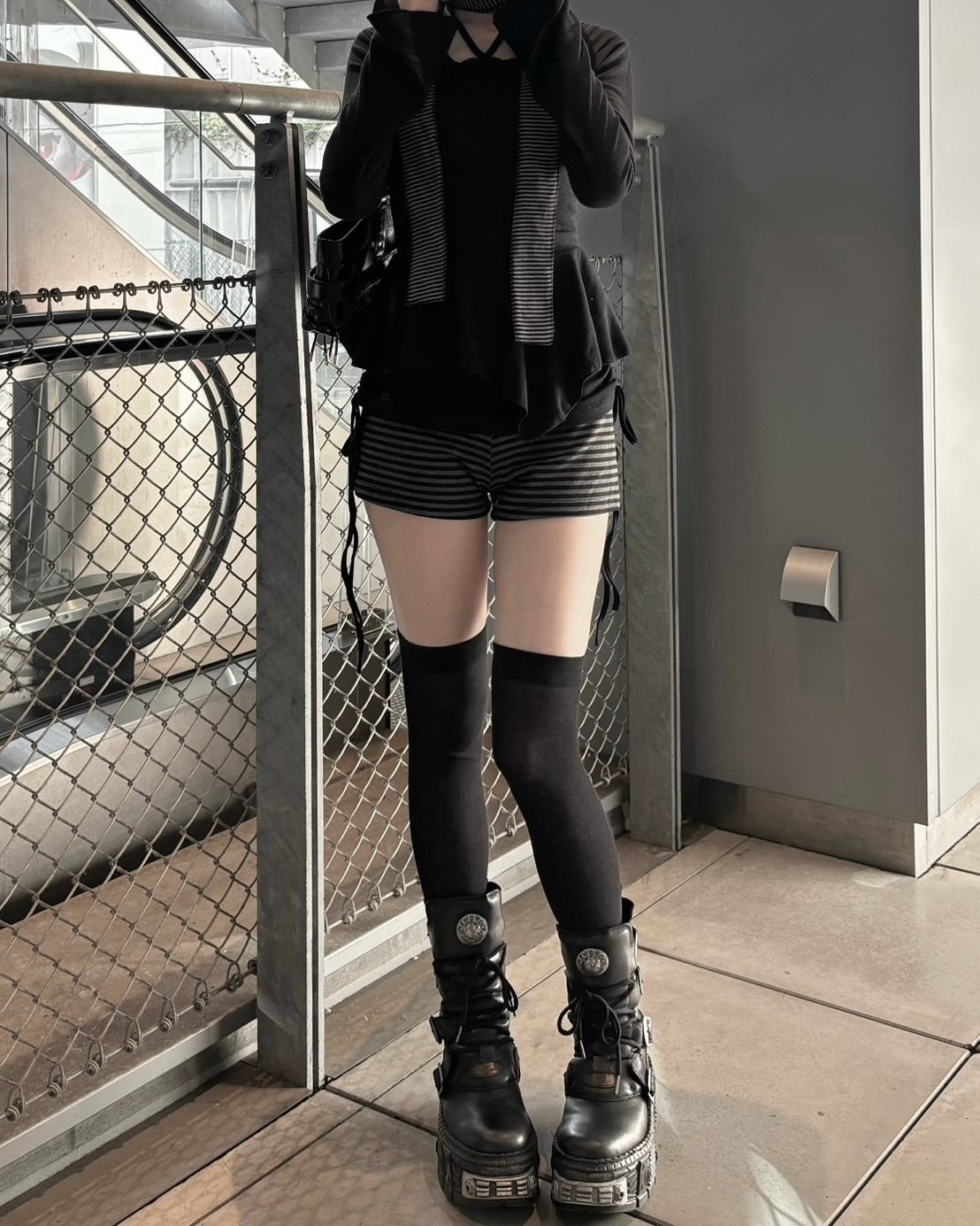 受注制【nmtc+】Draped Peplum Wrap Top (2color)