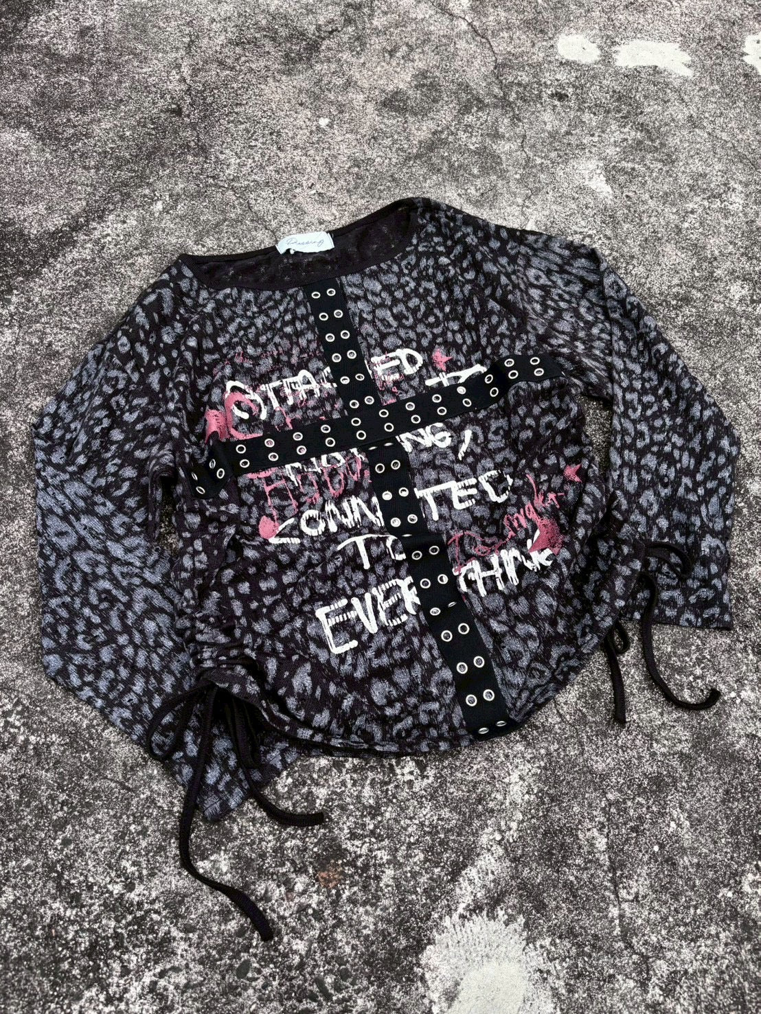 7/11 20:00発売　国際配送【BABY09】leopard off-shoulder punk tops