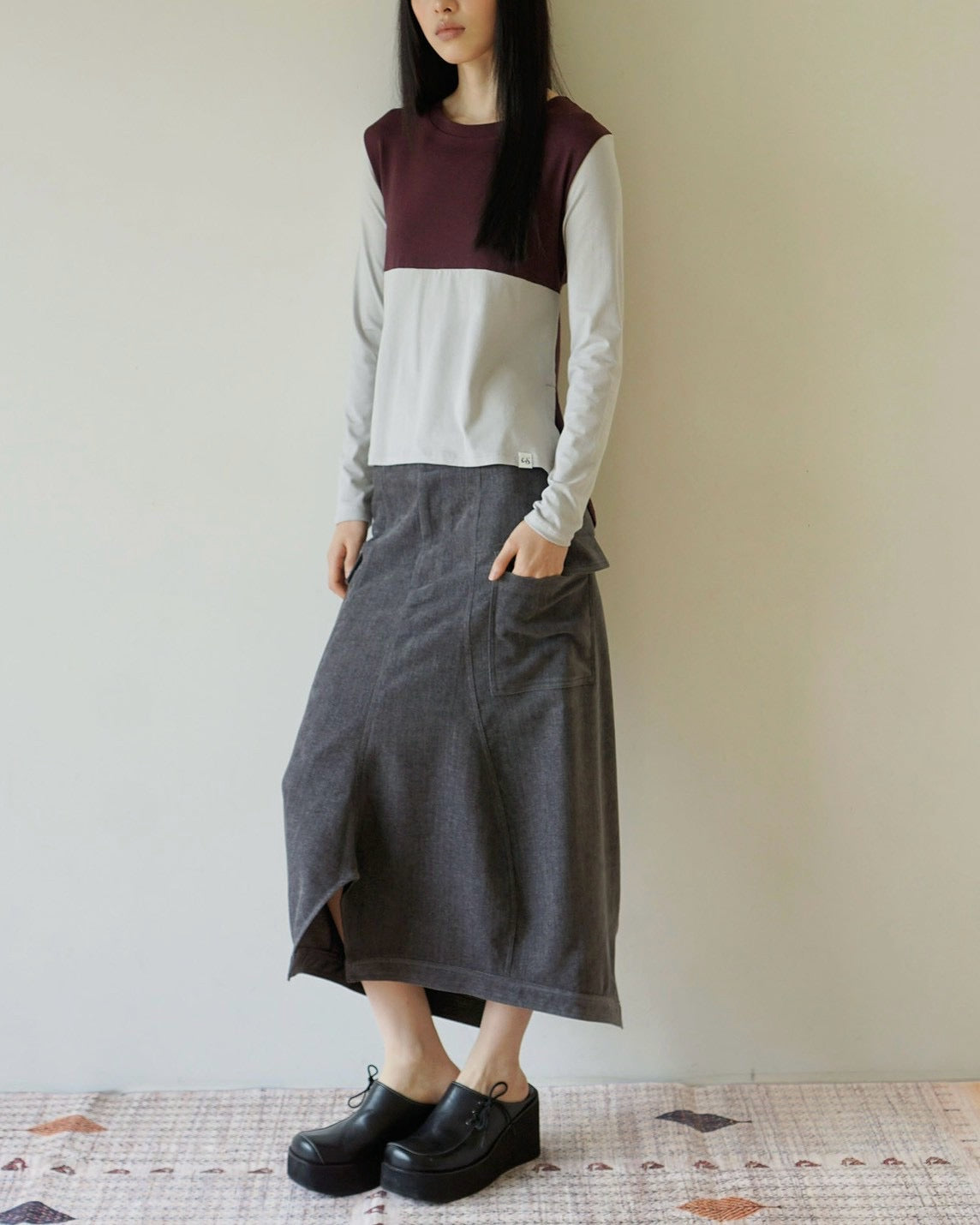 【Uglyshadow】BACK RIBBON T-SHIRT
