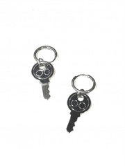 受注制【Never mind the XU】key pierced earrings 2