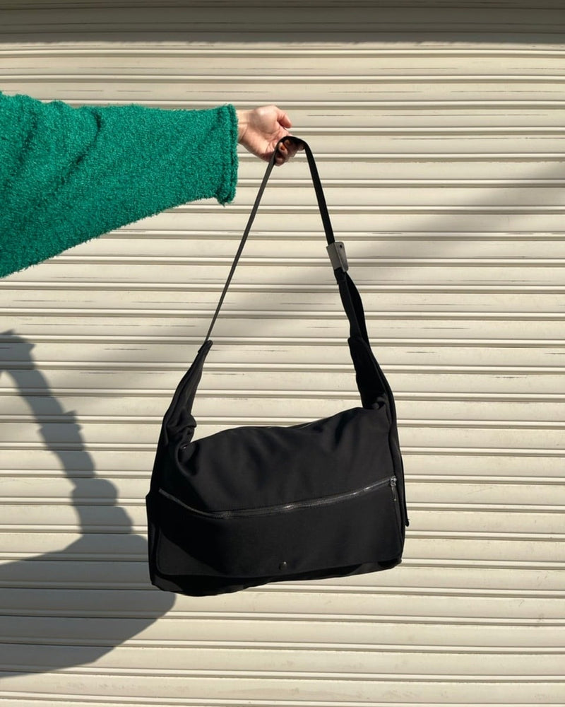 受注制【Chikashitsu +】design shoulder bag