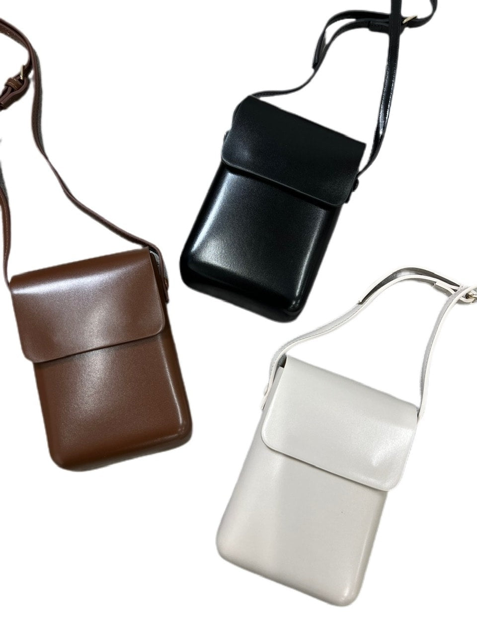 受注制【Chikashitsu +】leather pouch bag (3color)