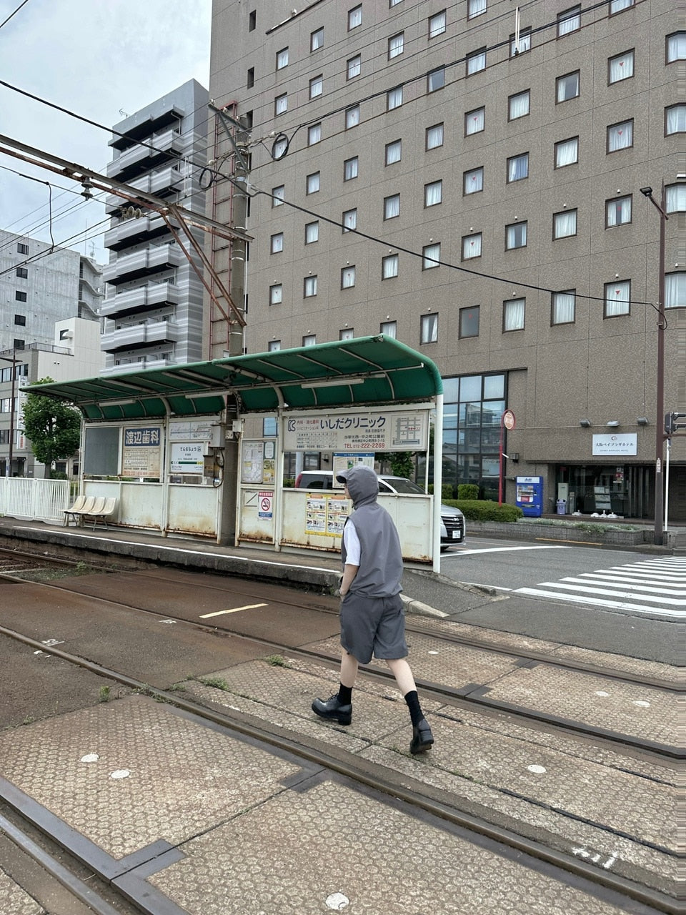 大阪店WEB限定受注制【Chikashitsu +】nylon hood vest (2color)