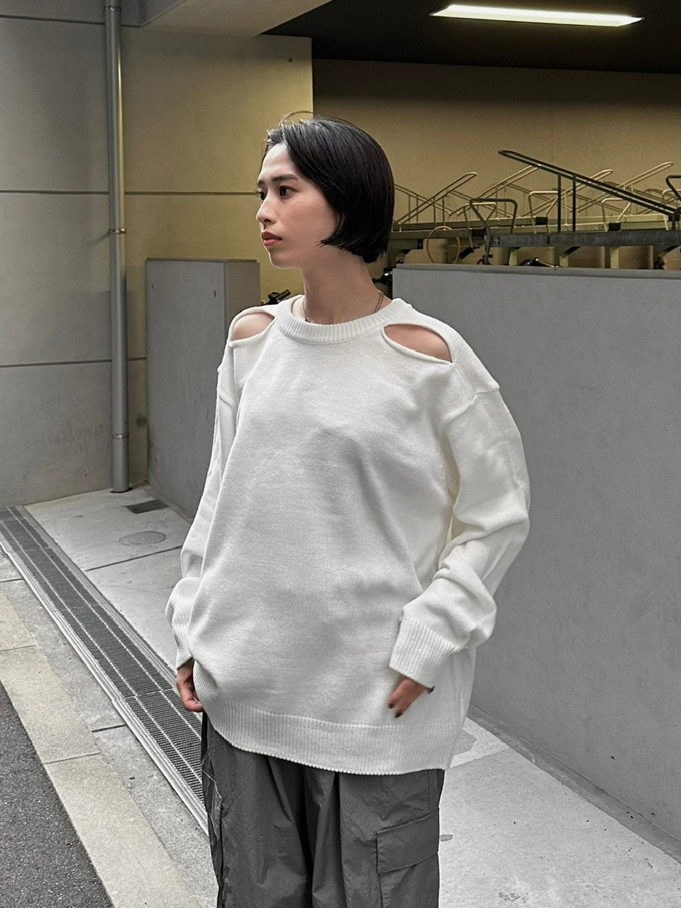 受注制【Chikashitsu +】shoulder slit knit (4color)