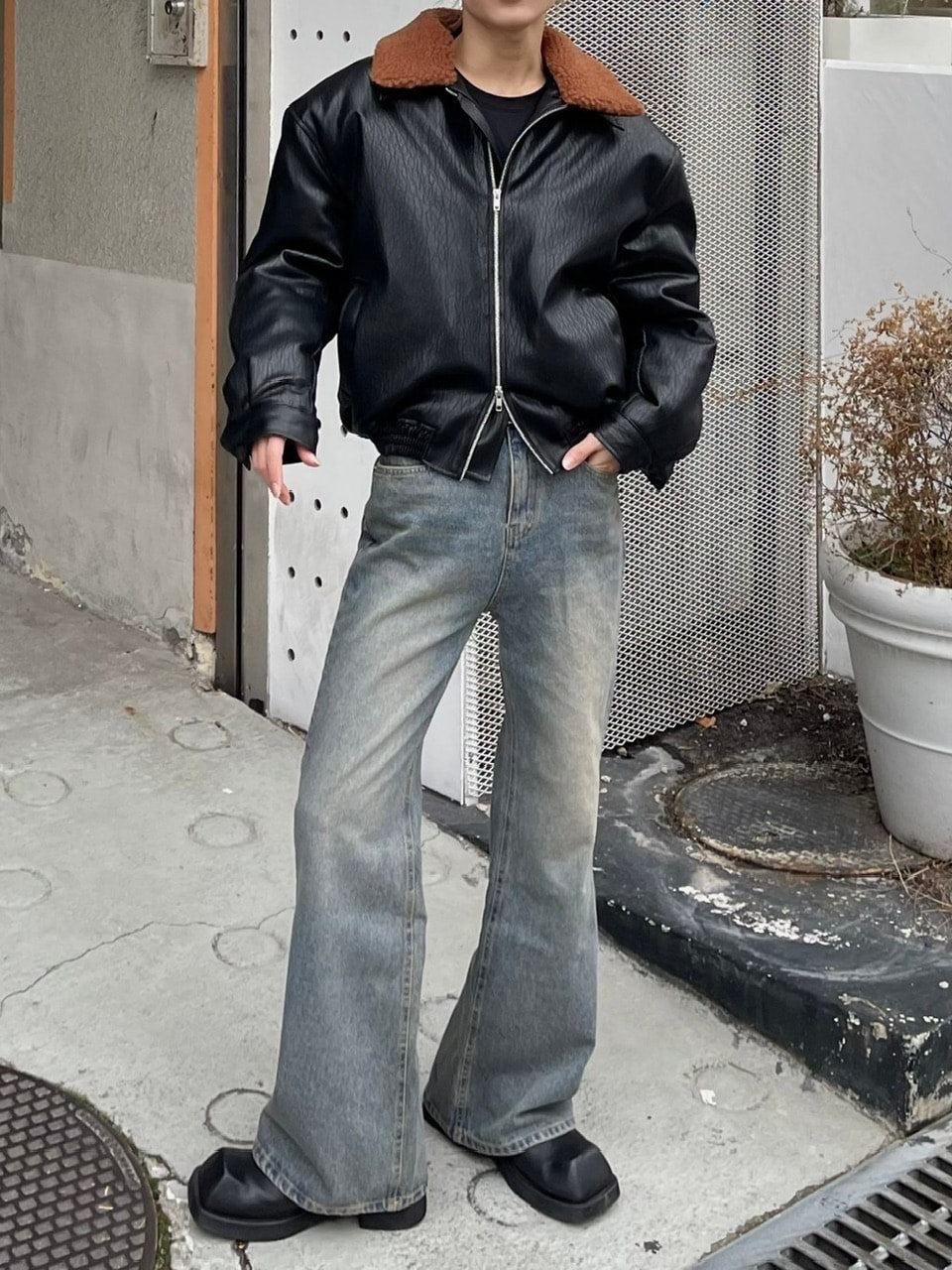 【Chikashitsu +】vintage wash bootscut denim pants (2color)