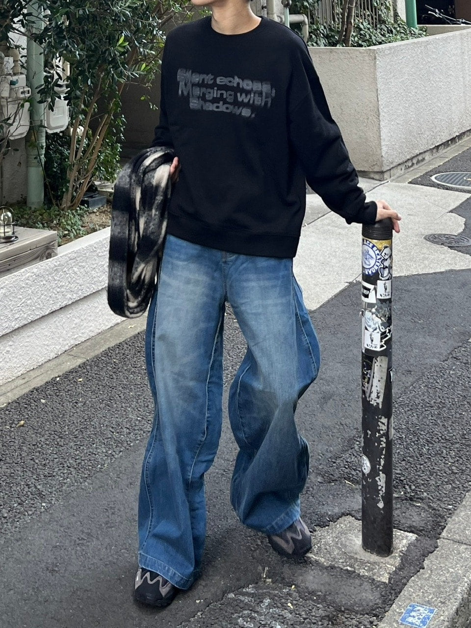 【Chikashitsu +】side wave design denim pants