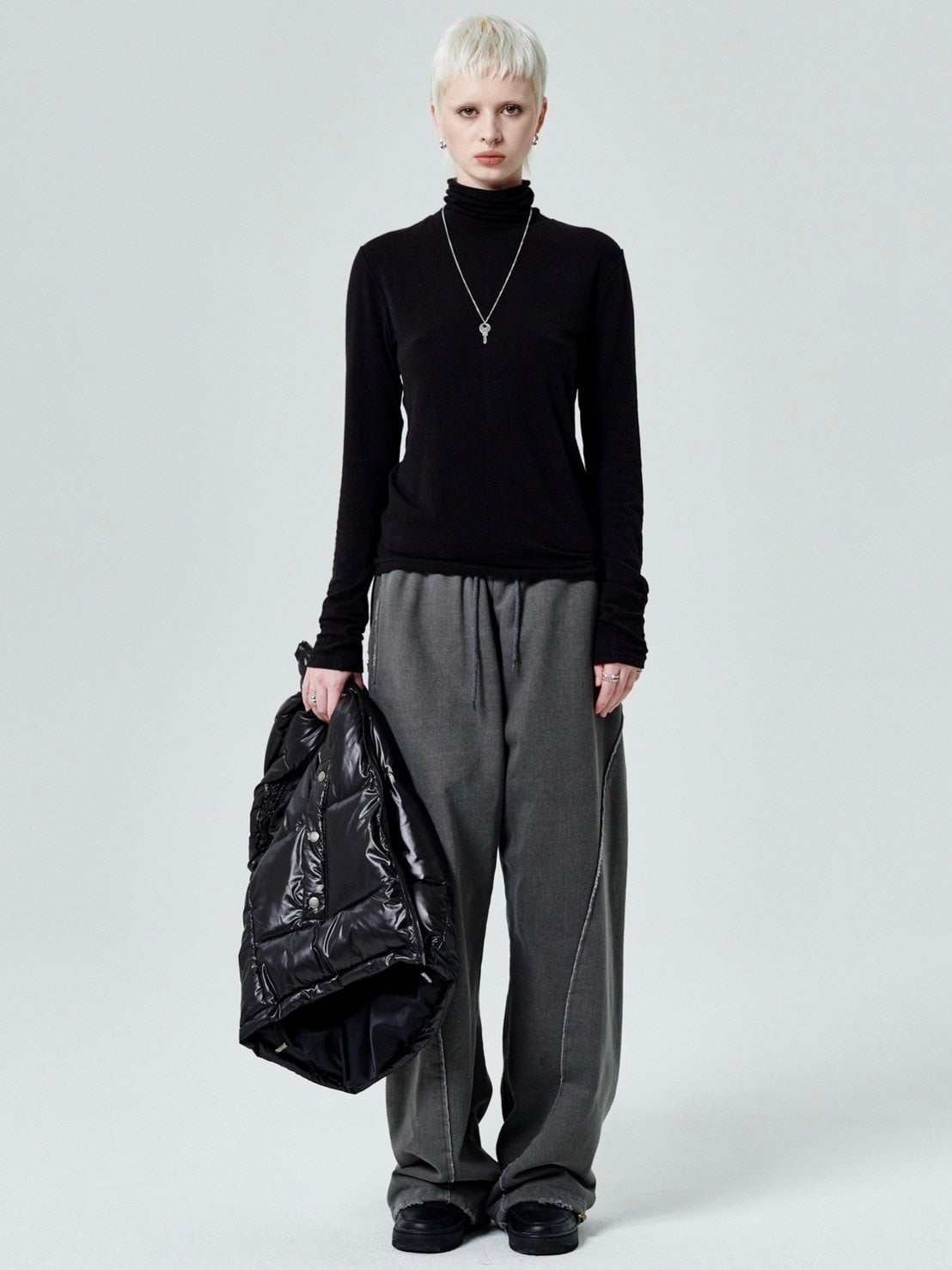 【runningHIGH】ANGORA GAUZE TURTLENECK TOP