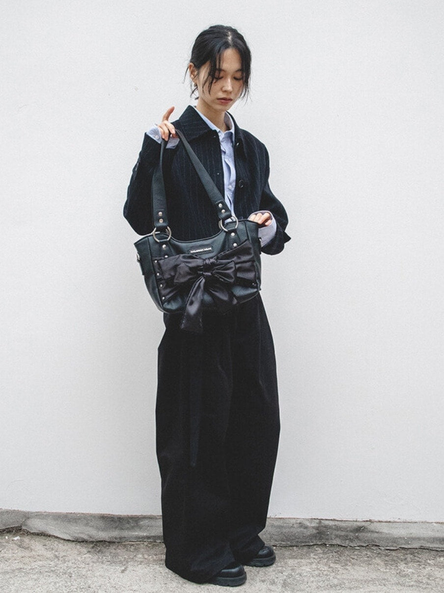 【IUGAMAKARAS】Laced Ribbon Leather Shoulder Bag