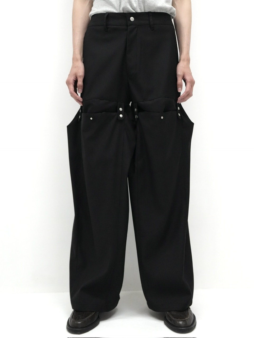【CS】FLOW FIT DRAPE SLACKS(BLACK)