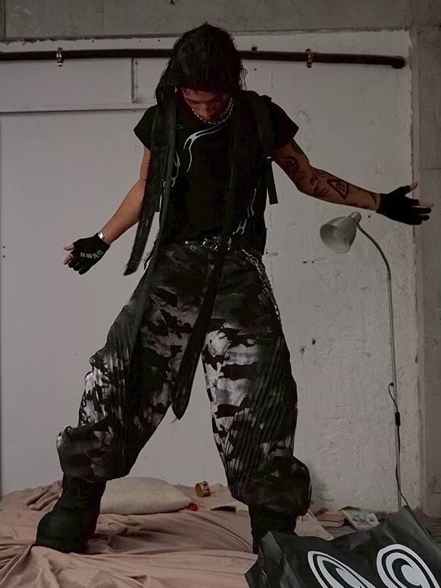 【DND4DES】DECONSTRUCTED PLEATED CAMO BAGGY PANTS