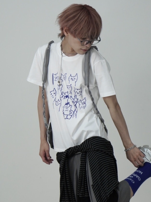 国際配送【Nerd out XU】lots of neko tee / 【ナードアウトエックスユー】キャットプリント半袖Tシャツ