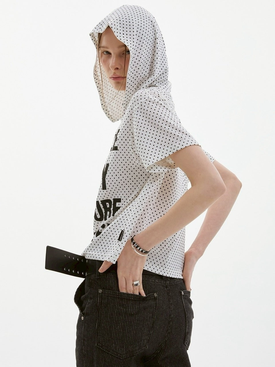 【ESC STUDIO】quadruple shaky hoodie / 【イーエスシーステュディオ】クアドルプルシャイキーロゴフード付き半袖Tシャツ