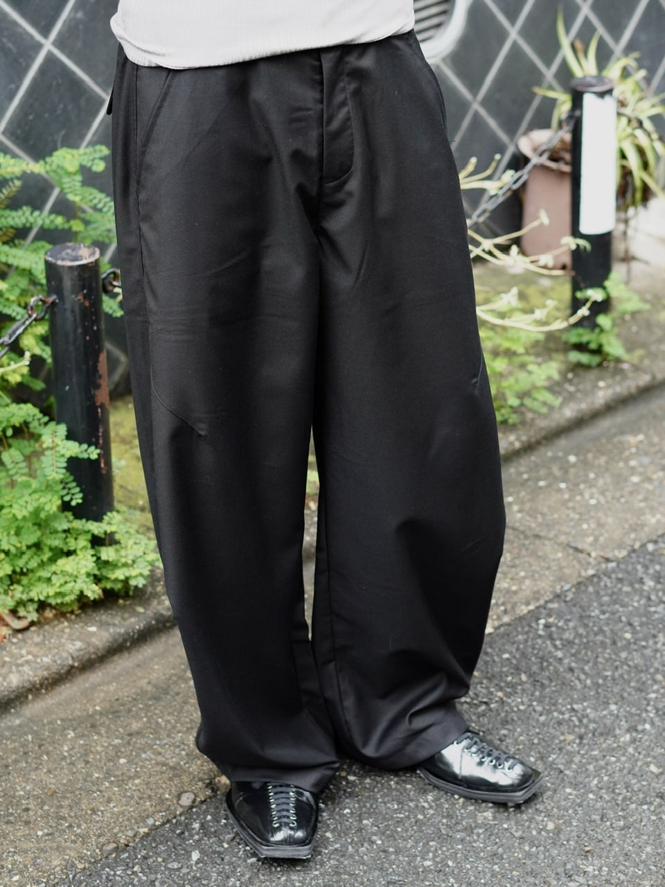 東京店WEB限定受注制【Chikashitsu +】one tuck balloon slacks