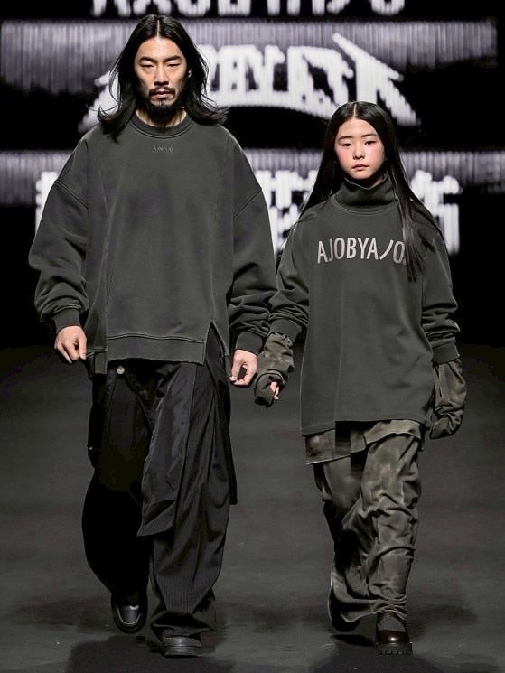 【AJOBYAJO】Twofold Wide Washed Sweatshirt / 【アジョバイアジョ】トゥーフォールドワイドウォッシュドスウェットシャツ１６