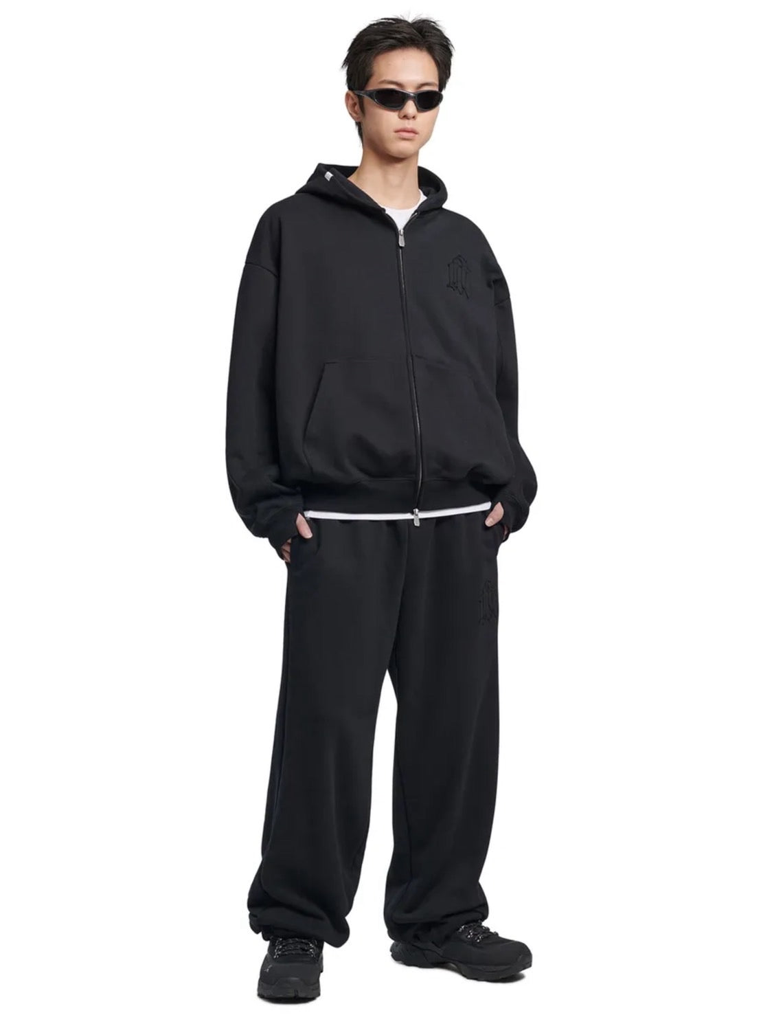 【NOMANUAL】OVERLAY LOGO HOODED ZIP-UP