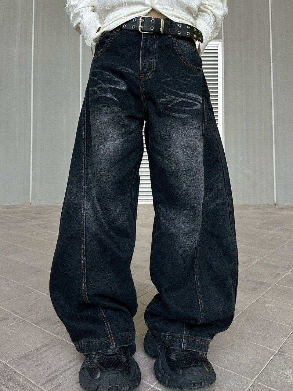 国際配送【LUV CODE】whisker wash denim balloon pants
