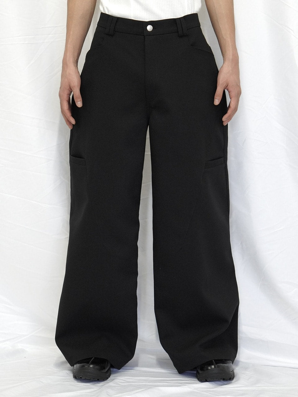 【CS】utility drape wide trousers / 【シーエス】ユーティリティードレープワイドトラウザーズ