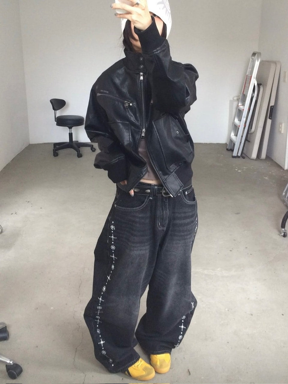 【AAKAM】Side Rhinestone Denim Pants