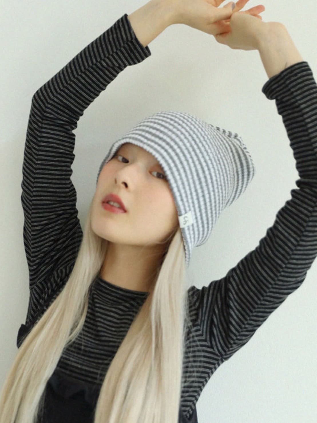 12/21 20:00 再販【Uglyshadow】STRIPED LONG BEANIE