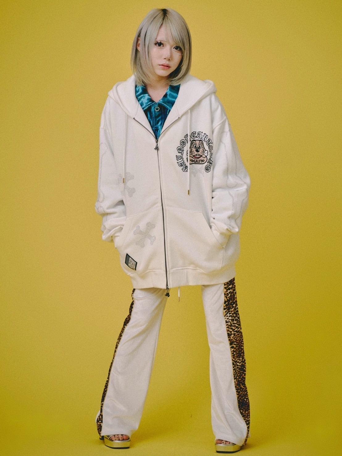 【GALFY】ピカピカ骨骨パーカー