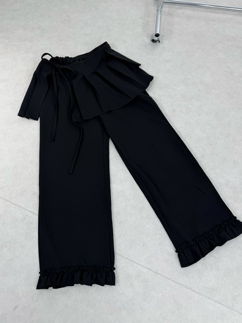 国際配送【Nerd out XU】pleats layered skirt pants set (2color)