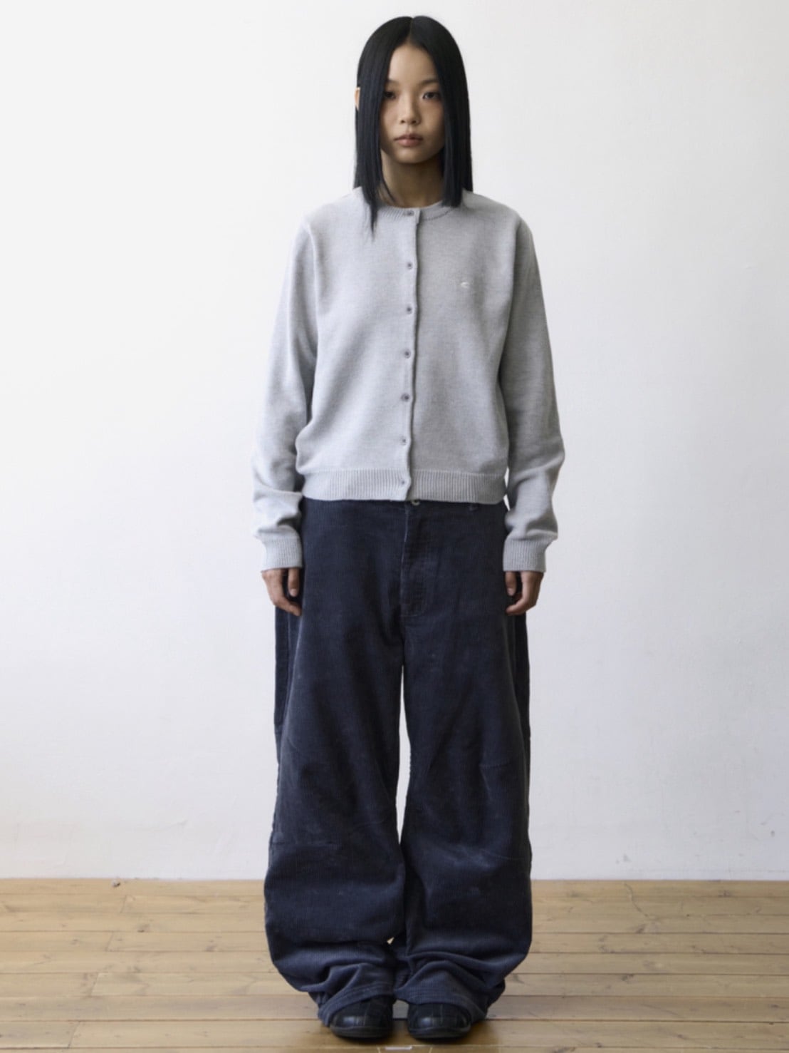 【THECOLDESTMOMENT】TCM mini logo knit cardigan