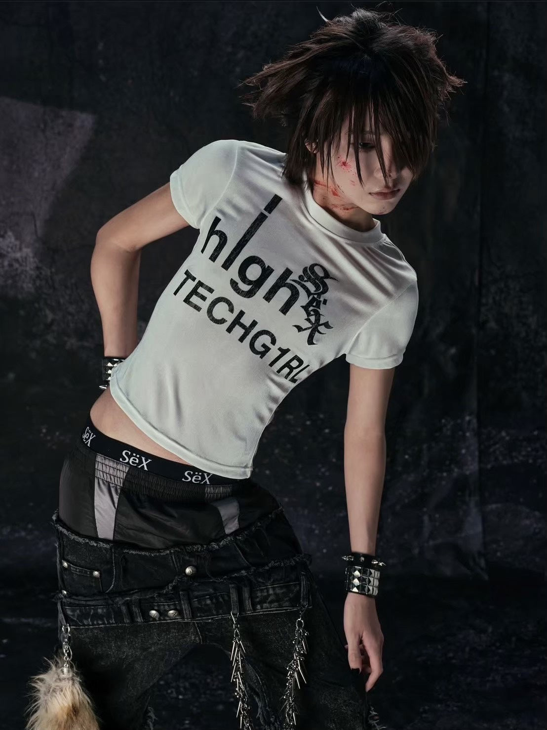 【Cozy world Wide】"BBY TECHG1RL" T SHIRT / 【コージーワールドワイド】ロゴグラフィックスリム半袖Tシャツ