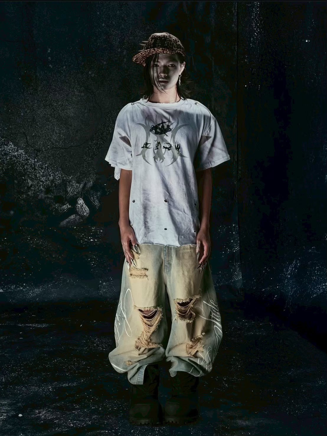 【Cozy world Wide】"CHAOS GIRL" WAXED T SHIRT / 【コージーワールドワイド】ロゴグラフィックウォッシュ半袖Tシャツ