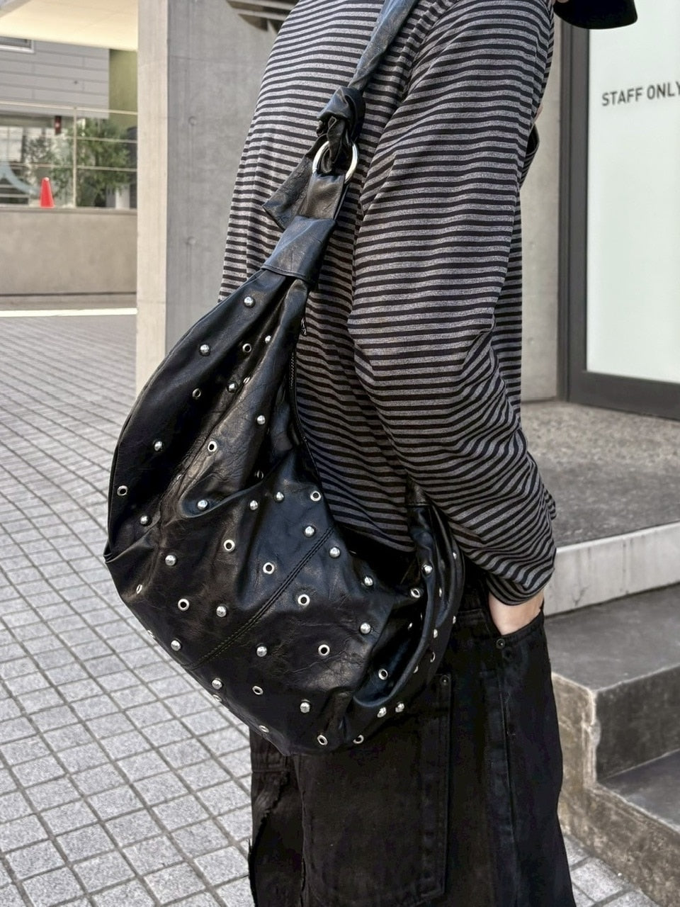 受注制【nmtc +】Eyelet leather bag / 【エヌエムティーシープラス】アイレットレザーバッグ