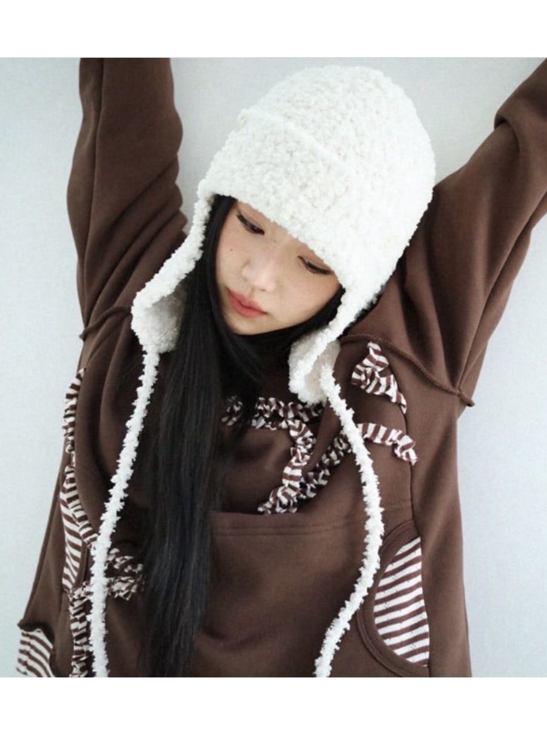 12/21 20:00 発売【Uglyshadow】STAR LAYERED SWEATSHIRT