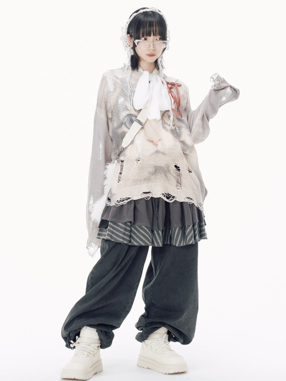 国際配送【Nerd out XU】odd eye cat damage knit / 【ナードアウトエックスユー】オッドアイキャットダメージニット