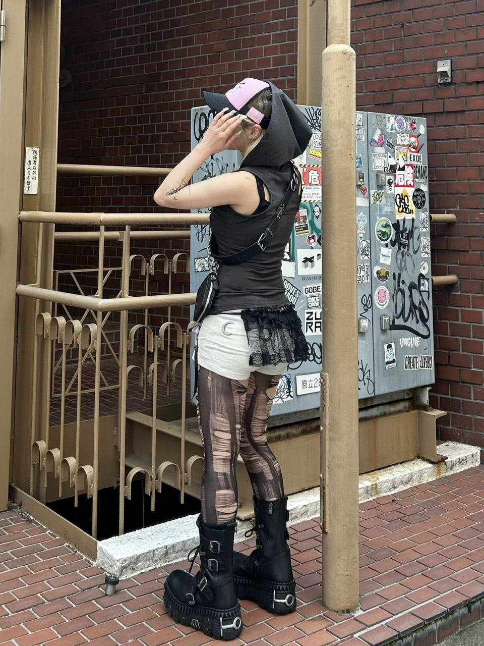 国際配送【Never mind the XU】drape eyelet hoodie tank(2color)