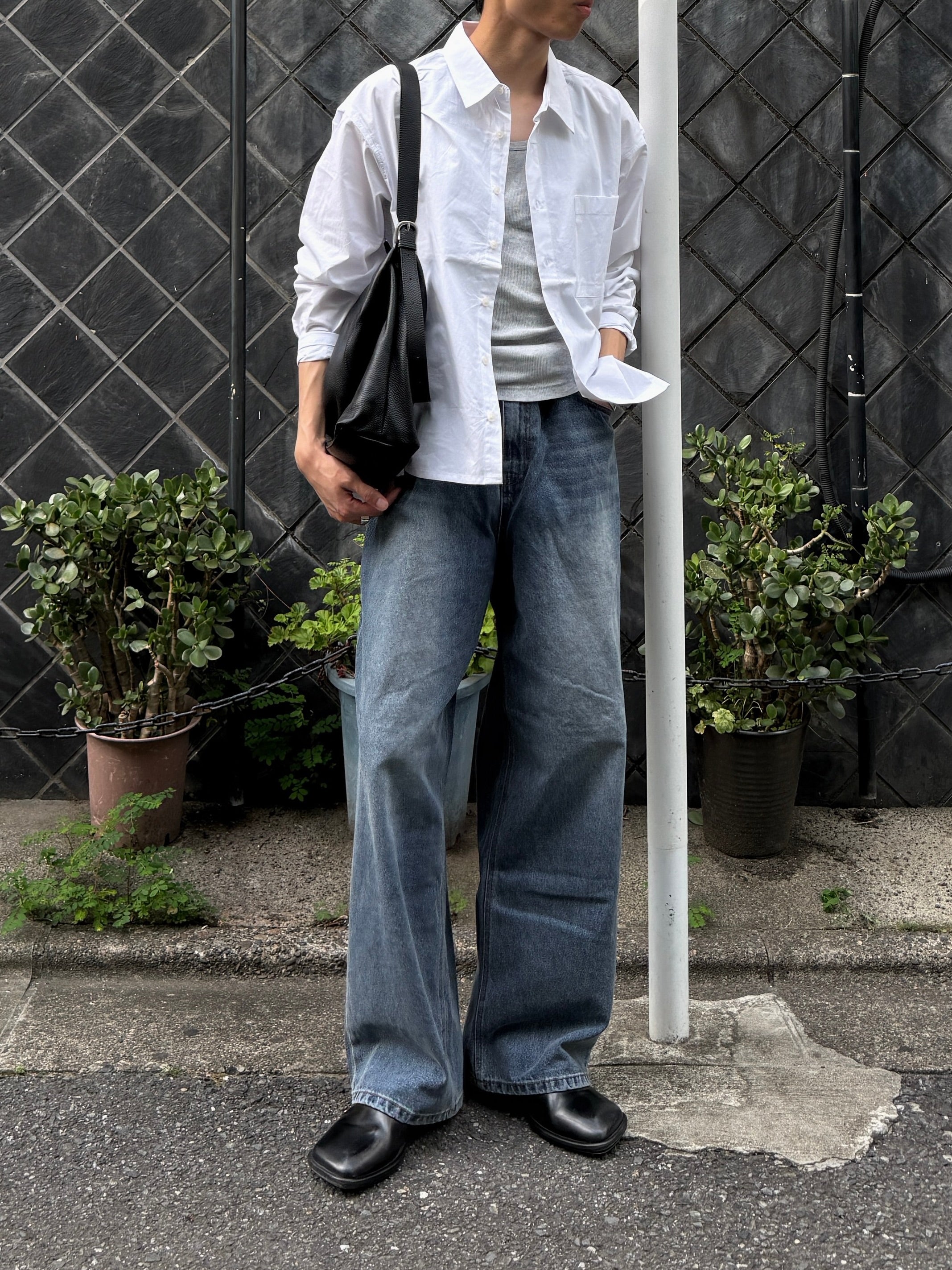東京店WEB限定受注制【Chikashitsu +】washed wide straight denim pants (2color)