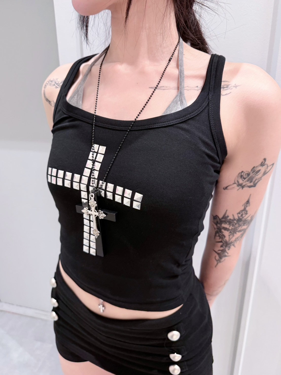 7/10 20:00発売 受注制【nmtc+】Cross Studded Slim Tank top (2color)
