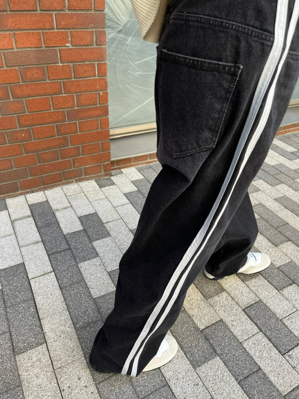 受注制【Chikashitsu +】oversized side line denim pants (2color)