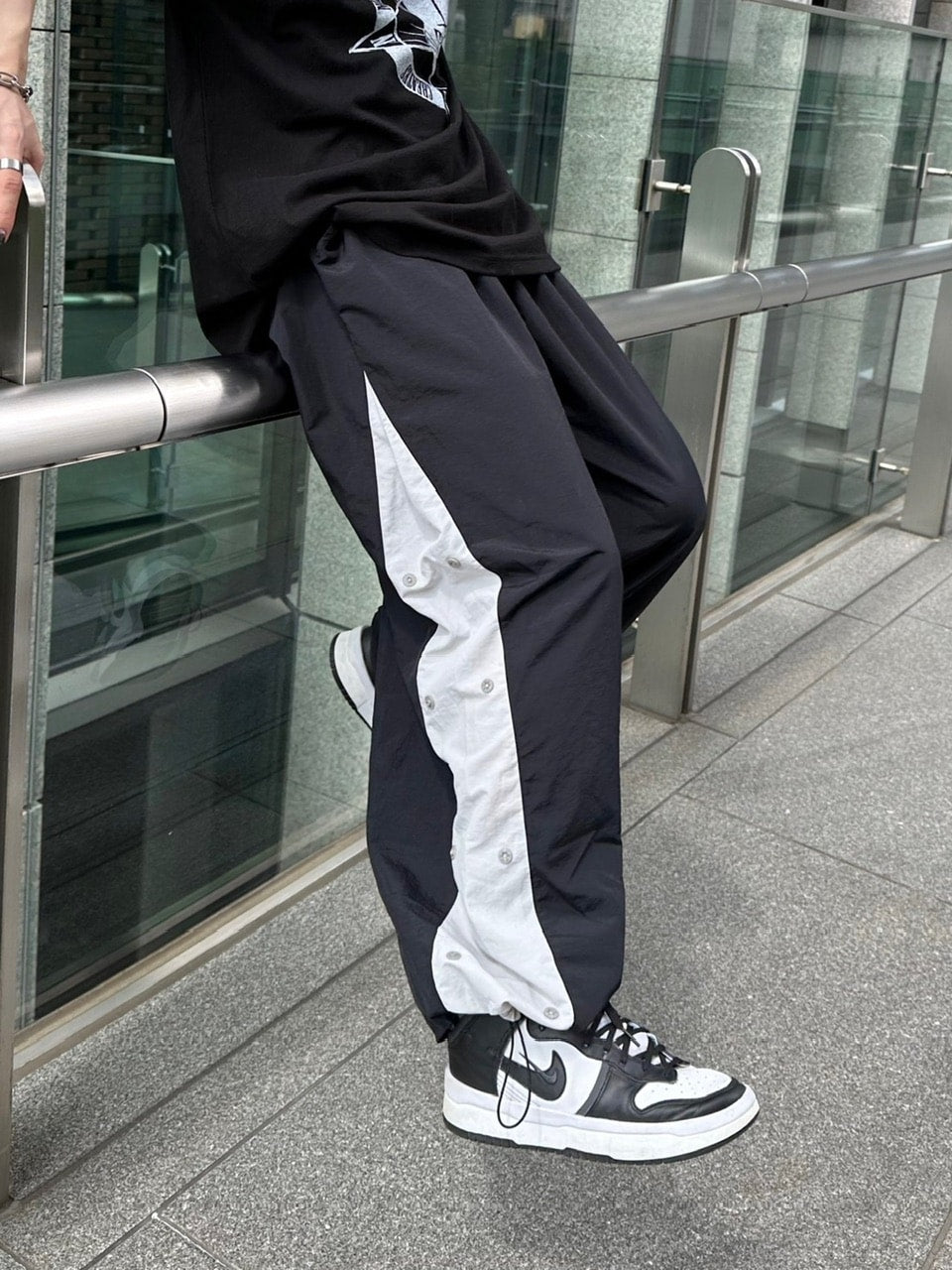 大阪店WEB限定受注制【Chikashitsu +】snap nylon ballon pants (2color)