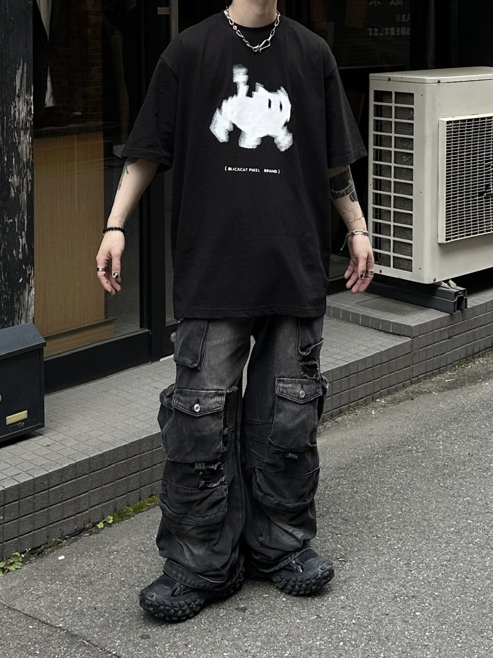 大阪店WEB限定【Chikashitsu +】oversized pixel cats t-shirt (2color