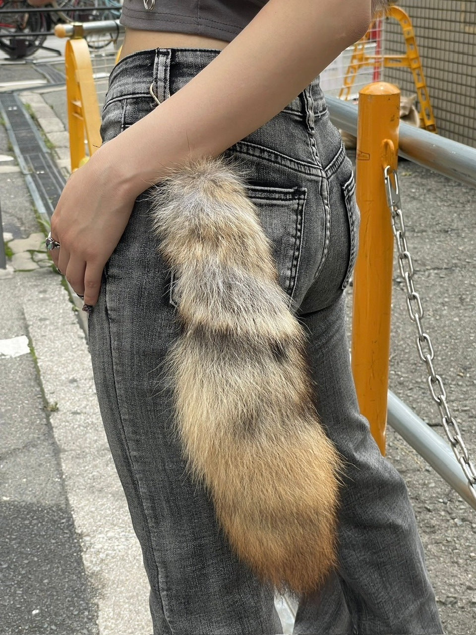 国際配送【Never mind the XU】fur charm