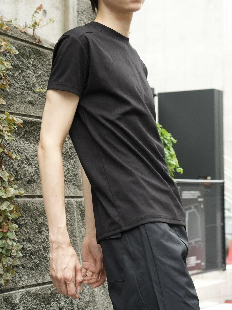 東京店WEB限定受注制【Chikashitsu +】compact crew neck tee (3color)